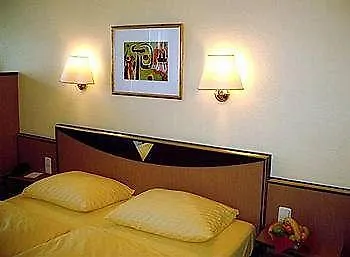 فندق Nk-Hotel Bergischer Hof